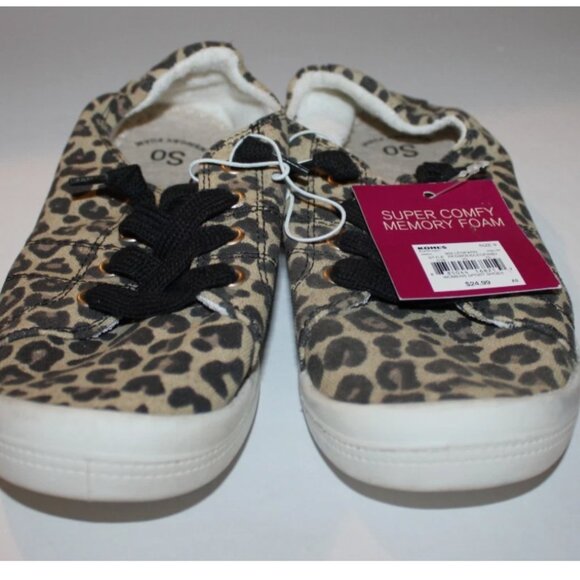 SO Leopard Print Sneakers Comfort Flats Canvas Super Comfy Memory Foam 9 NWT - Picture 1 of 4
